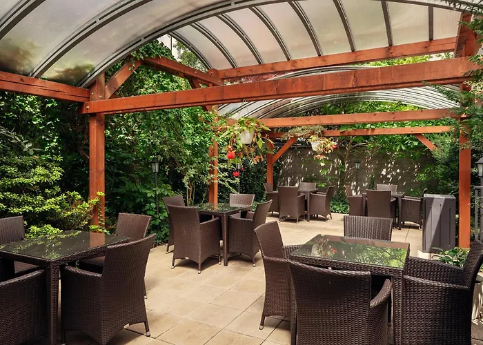 Amigo Centre Hotel 4*
