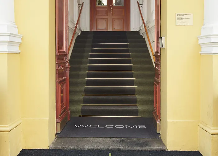 Amigo Centre Hotel 4*