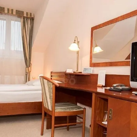 Hotel Amigo Centre 4*