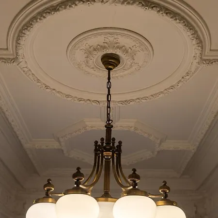 Hotel Amigo Centre 4*