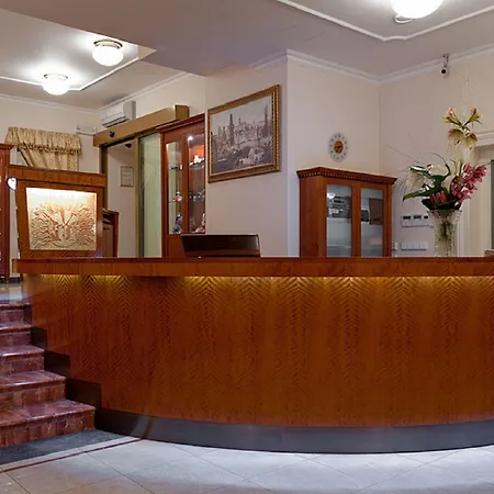 Hotel Amigo Centre 4*