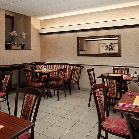 Hotel Amigo Centre 4*