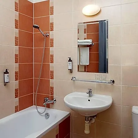 Amigo Centre Hotel 4*
