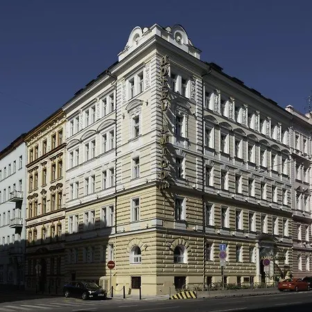 Hotel Amigo Centre 4*