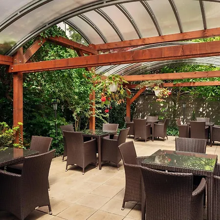 Amigo Centre Hotel 4*