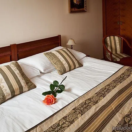 Amigo Centre Hotel 4*